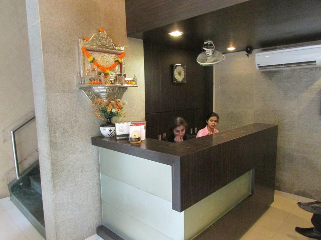 Hotel Mourya Residency Thane Exterior photo