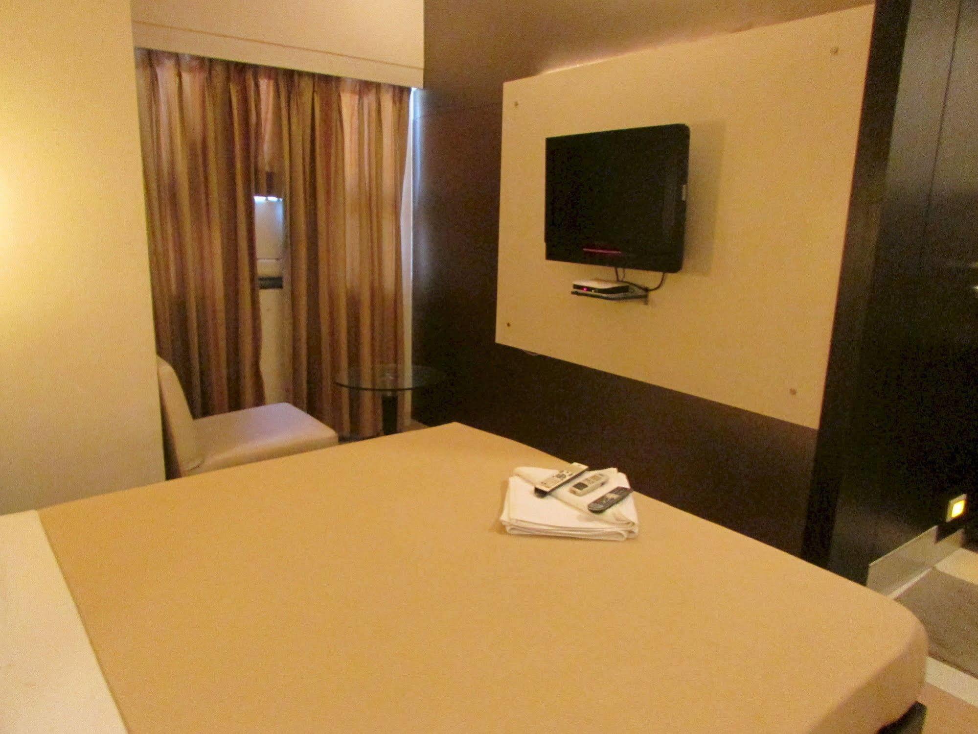 Hotel Mourya Residency Thane Exterior photo